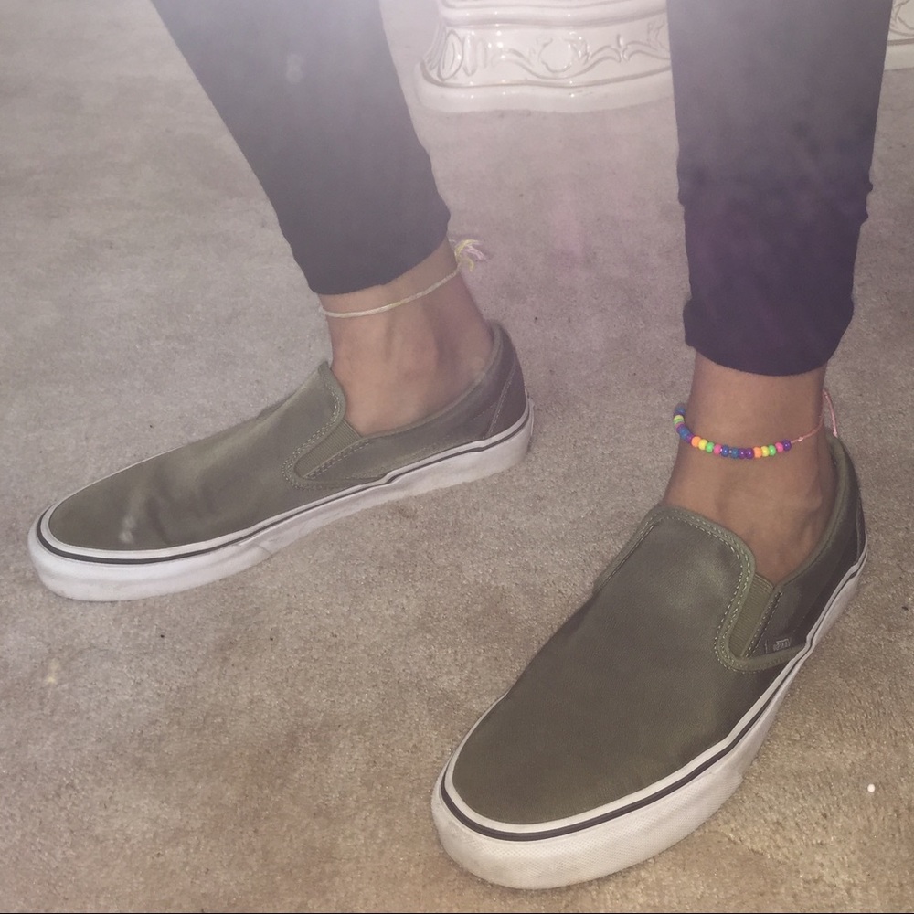 EXCELLENT CONDITION OLIVE GREEN VANS